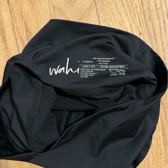 Wahi Yoga | Land + Sea shorts in Black - Picture 4 of 4